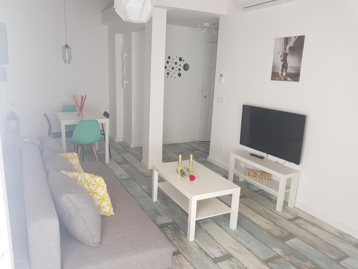 Apt 6 - Apartamento En La Playa De El Palo مالقة المظهر الخارجي الصورة